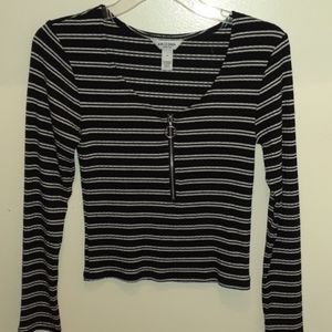 Zip up long sleeve shirt